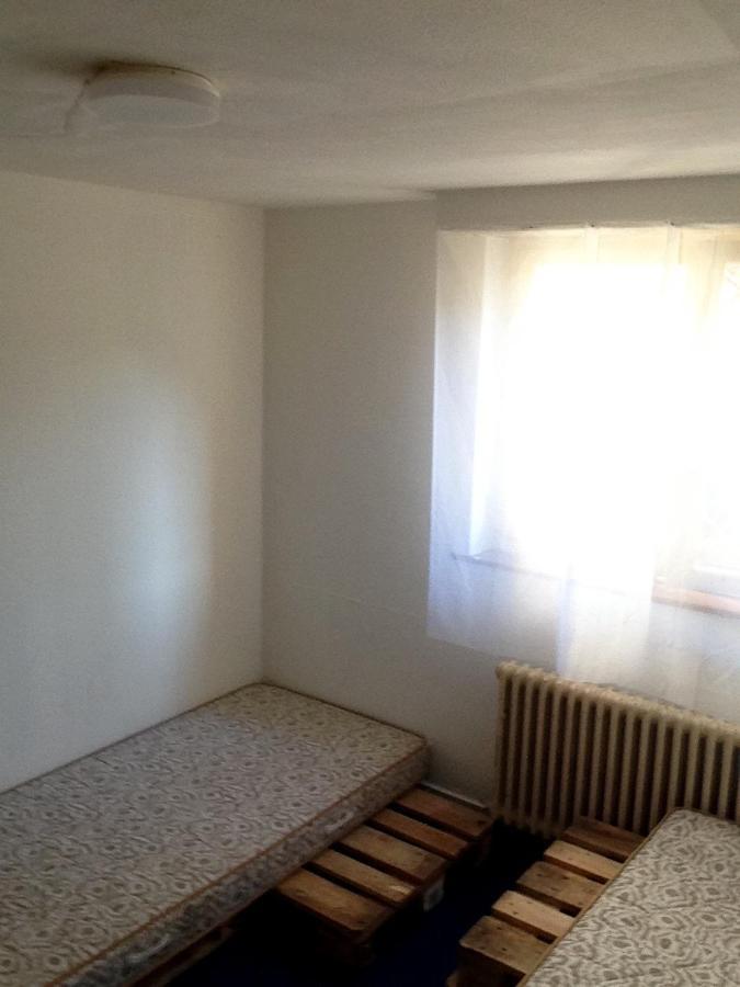Baselhostel Fullinsdorf エクステリア 写真